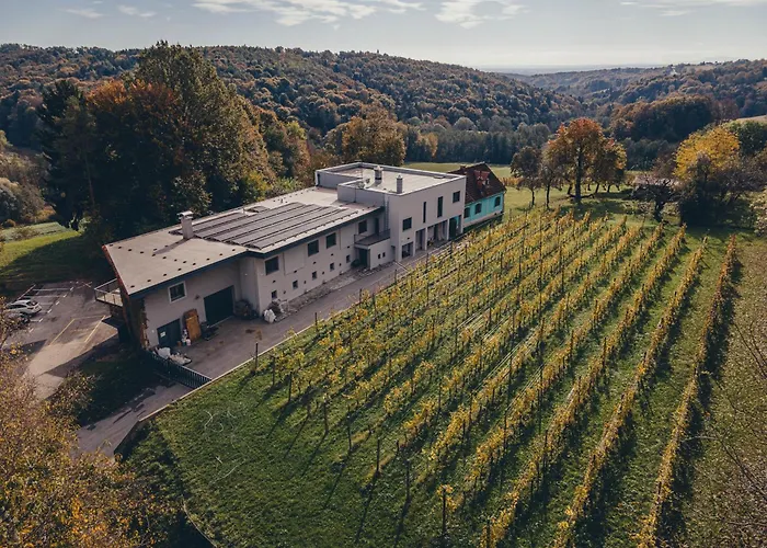 مزرعة للإقامة Posestvo Gjerkes